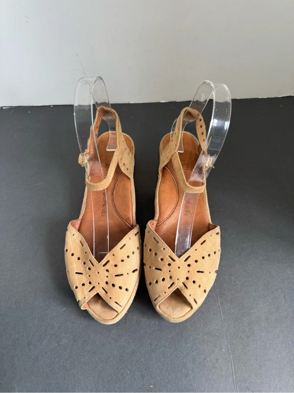 L'Amour Des Pieds Brenn wedge sandals featuring perforated suede. Size 6M